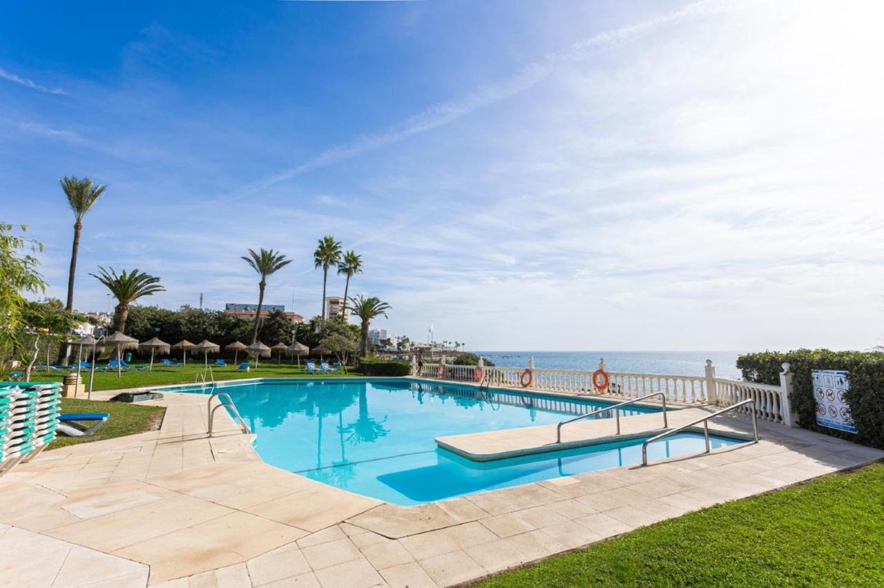 Holidays2Mijas Costa Lubina Del Sol Frontline Beach, Pool, Terrace, Seaview & Parking Sitio de Calahonda ภายนอก รูปภาพ