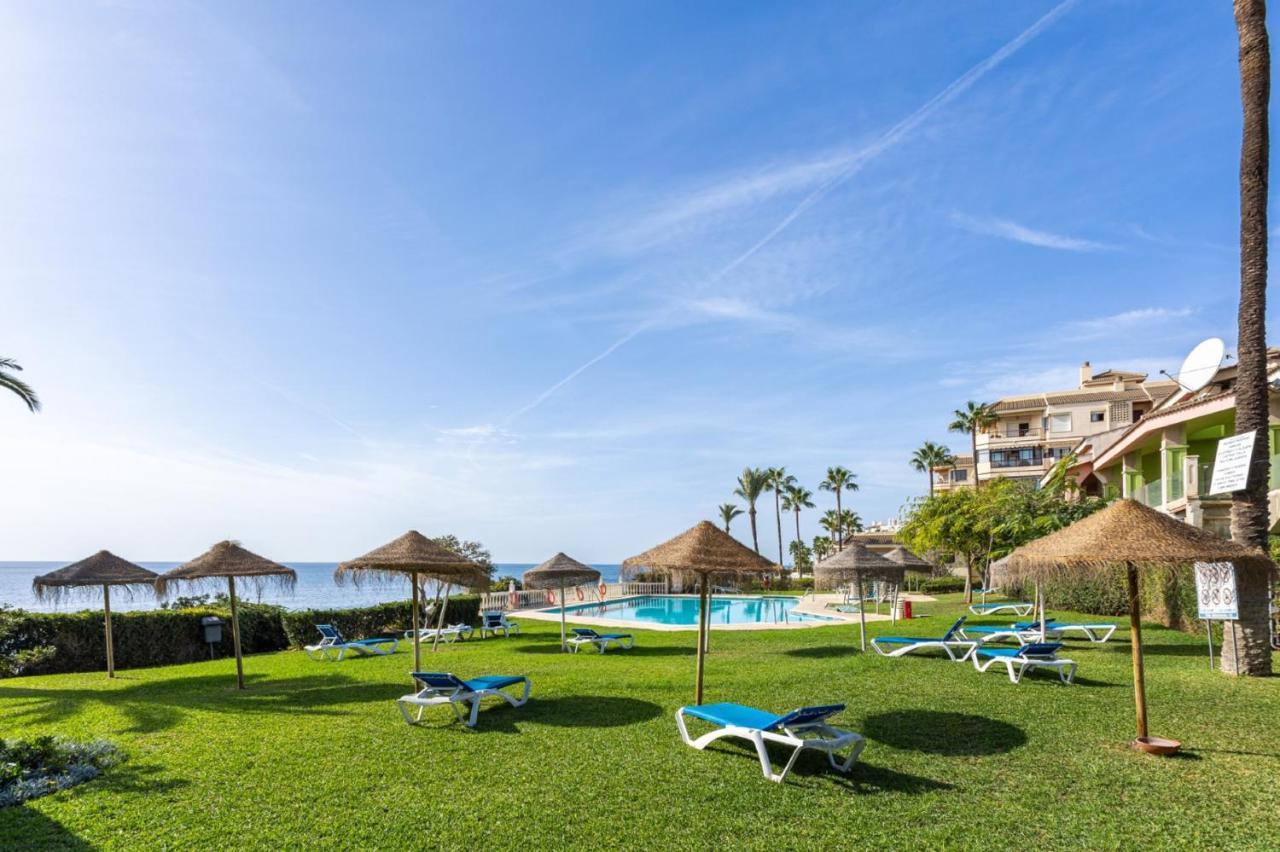 Holidays2Mijas Costa Lubina Del Sol Frontline Beach, Pool, Terrace, Seaview & Parking Sitio de Calahonda ภายนอก รูปภาพ