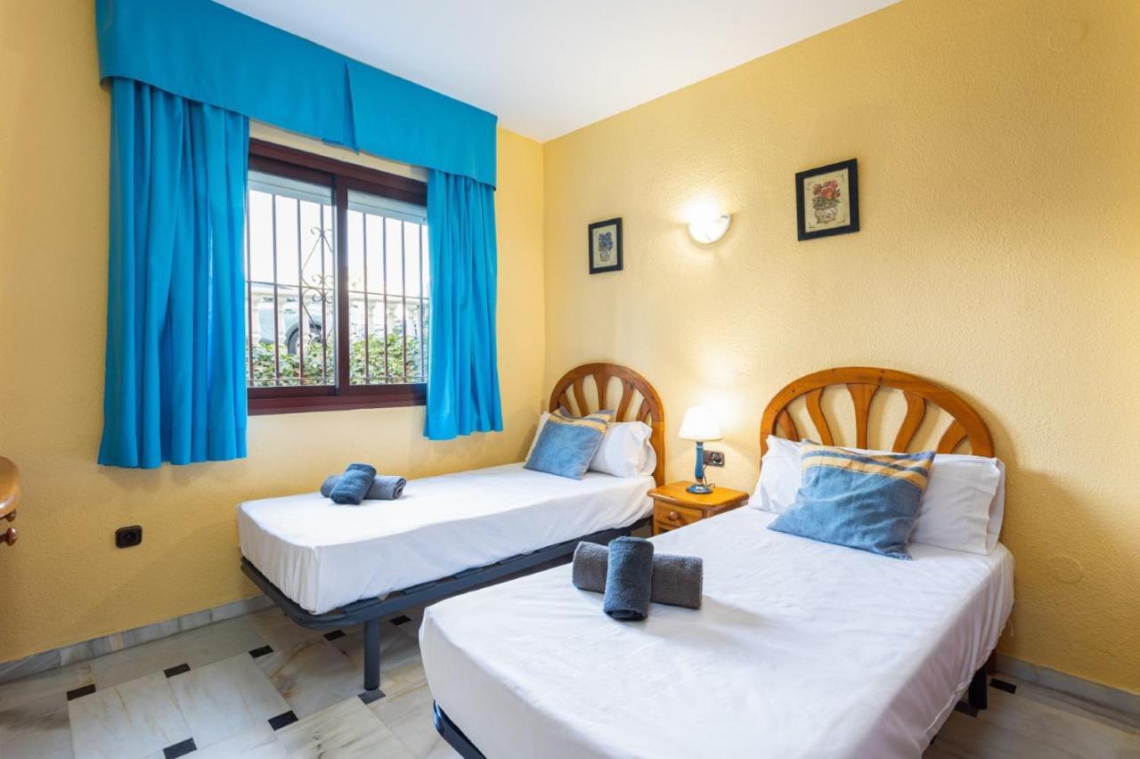 Holidays2Mijas Costa Lubina Del Sol Frontline Beach, Pool, Terrace, Seaview & Parking Sitio de Calahonda ภายนอก รูปภาพ
